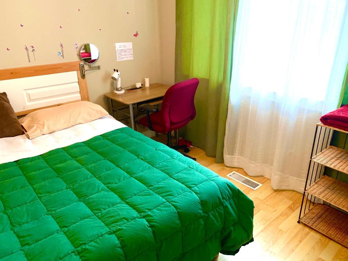 Good Location Apartment Surrey Bagian luar foto
