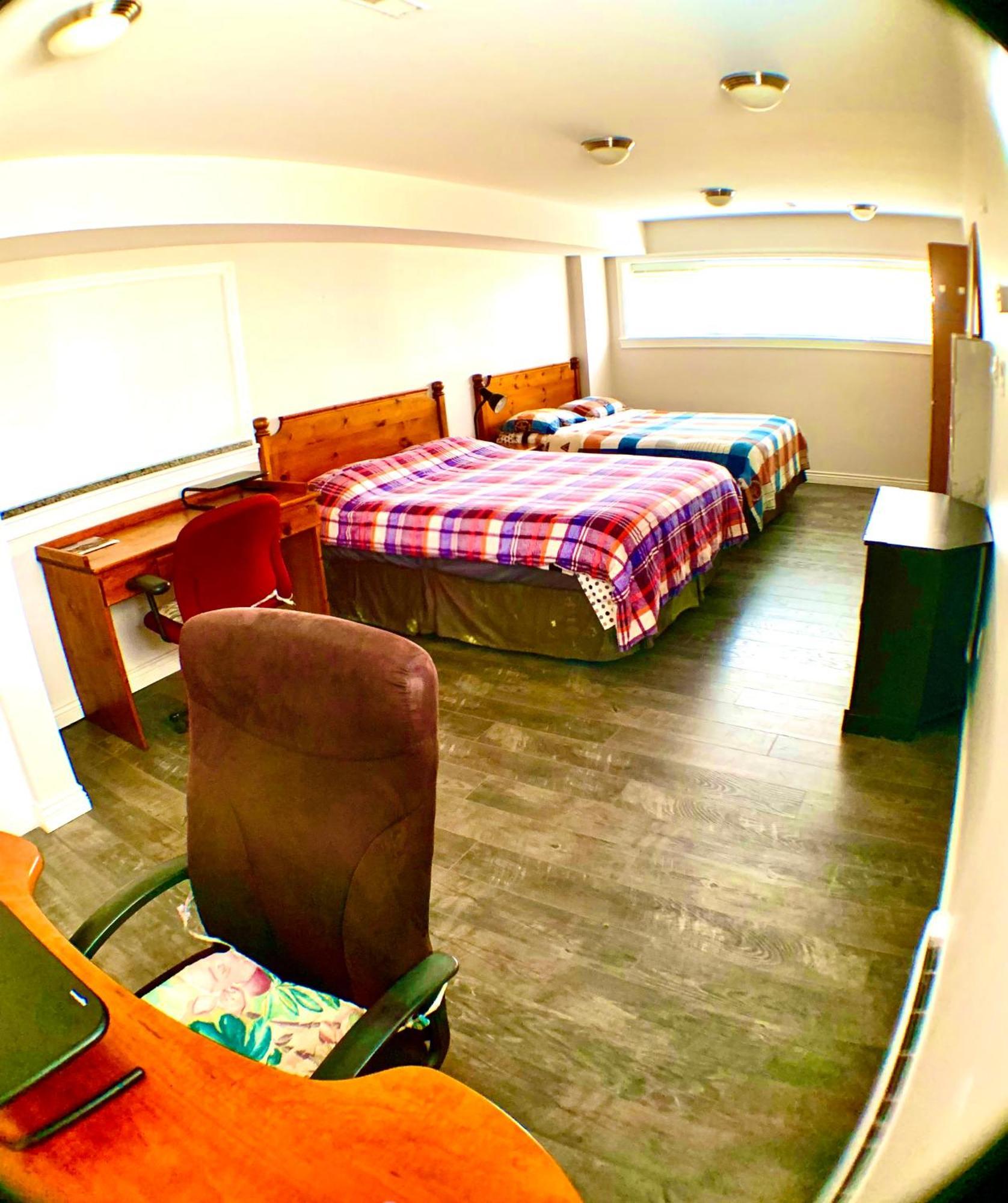 Good Location Apartment Surrey Bagian luar foto