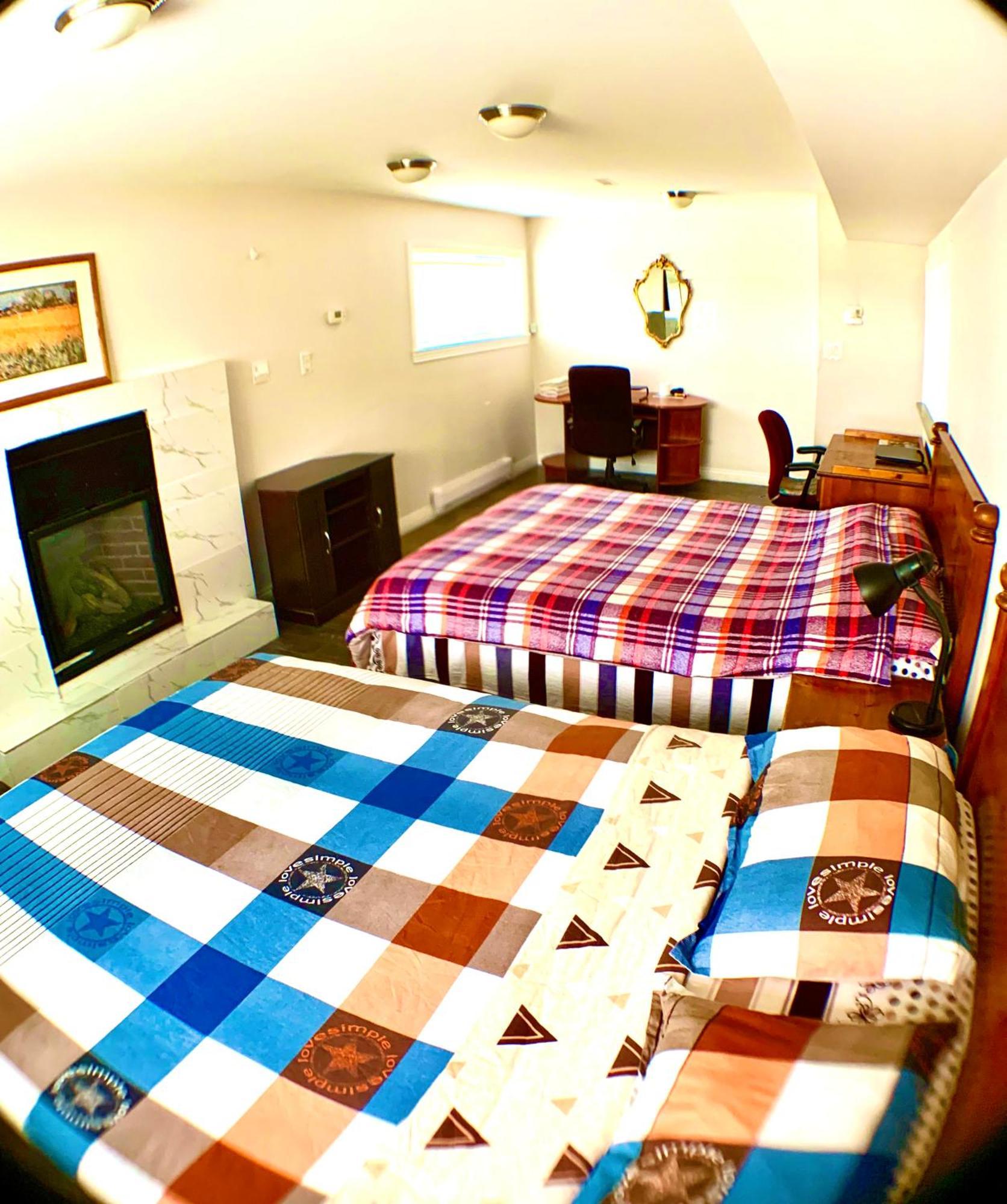 Good Location Apartment Surrey Bagian luar foto